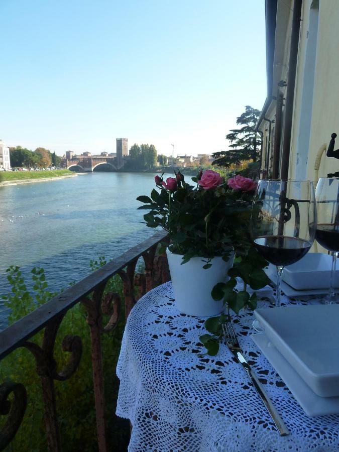Ferienwohnung Casa Archi - Balcone Sul Fiume Verona Exterior foto